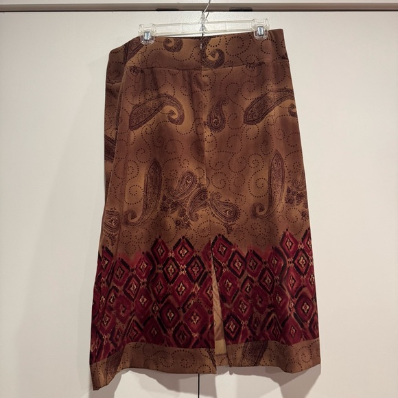 Women’s Size 14 Brown and Red Paisley Patterned Skirt by Requirements - Picture 4 of 4